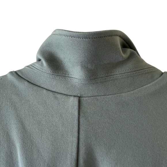 Athleta Women’s Size 10 Eastbound Knit Blazer Blue Grey Athleisure Casual - Picture 10 of 14